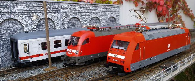 Modely velikosti 1,5 pospolu. Pro oživení zájmu o zahradní železnici je to dobrá cesta.