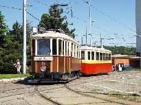 Motorový vůz č. 99 + vlek č. 263. Foto © Martin Šiler.