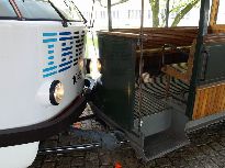 Najetí K2P ev. č. 1048 do soupravy parní tramvaje. Foto © Martin Šiler.