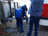 Spřahování vozu č. 1 k posunovací T3. Foto © Martin Šiler.