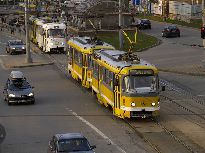 Dvojice modernizovaných vozů T3, při výluce. Foto © Roman Šiler 11.4.2006