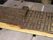 Dělení na okružní pile Böhler.