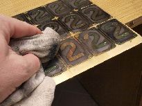 Odstranění emulze acetonem.