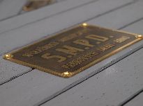 Upevnění vruty s půlkulatou hlavou.