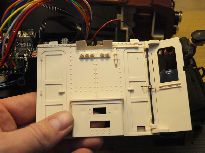 Ve výlisku jsou již otvory pro vypínače.