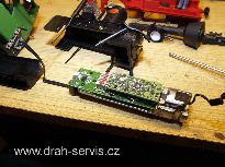 deska s nasazeným dekodérem