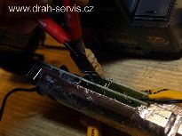 štípání pojistných drátů analogové spojovací desky