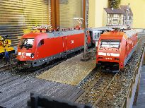 Br 182 a Br 101 ve stanici »TERASY«.