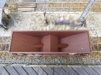 Korba je rozdělena na dva prostory.