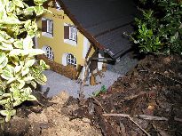 Model téměř odpovídá i rozměrově skutečné předloze - jde o typovou budovu na tratích RhB v oblasti Engadin.