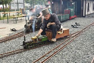 Ital v cylindru – nádherný věrný model a jeho věrný strojvedoucí.