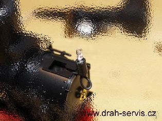 žárovka lampy zůstane zatím na místě