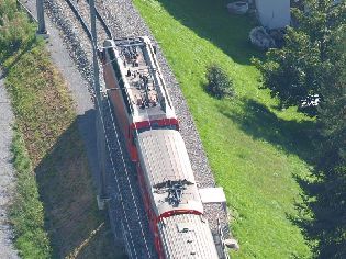 Vlak v obci Bergün. Foto 6. 9. 2012 © Roman Šiler.