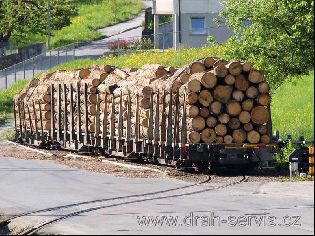 Naložené vozy ve stanici Thusis. Foto 9. 5. 2009 © Roman Šiler.